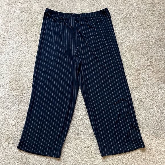 Chico's Travelers Women Slinky Capri Pants 3 US 16 Navy White Stripe USA NEW - Picture 1 of 5